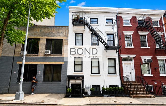 17 GAY ST