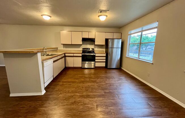 2bed/2.5 bath condo close to downtown