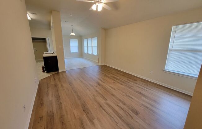 College Station -3 Bedroom / 2 Bath house with garage and fenced yard!!