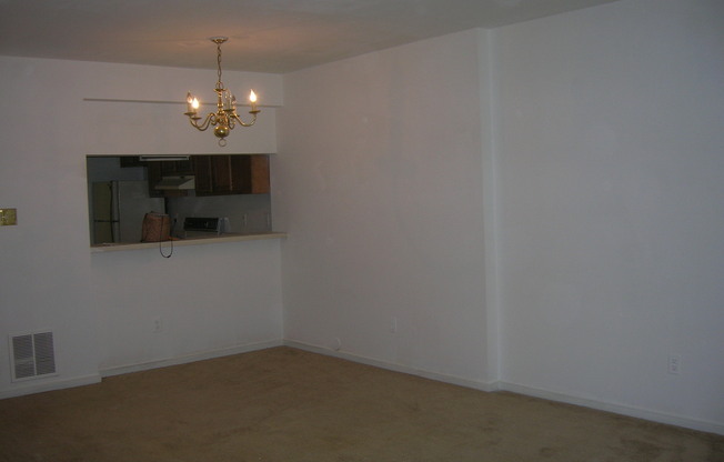 RENT SPECIAL!! 2 BR/ 2.5 BA Two Bedroom Townhouse in the West End, Available May 20th