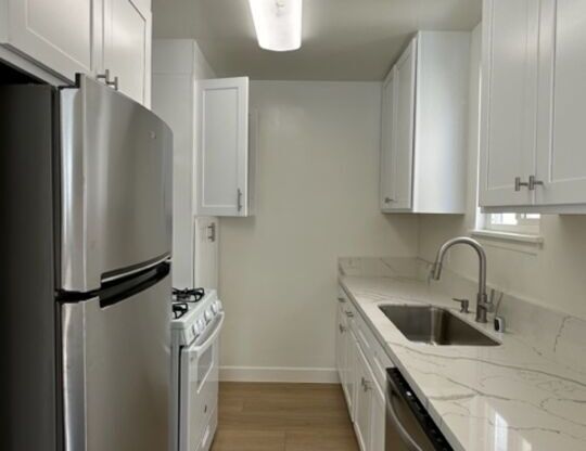 1 bed, 1 bath, 8,895 sqft, $2,100, Unit 12