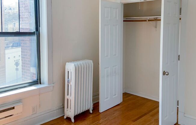 2 beds, 1 bath, 819 sqft, $3,350, Unit 2876-3