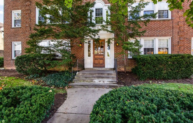 Nittany Avenue, West-318