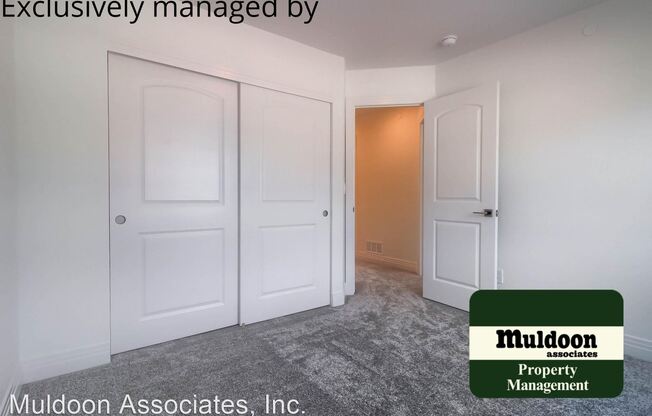 1731 Satin Spar Pointe