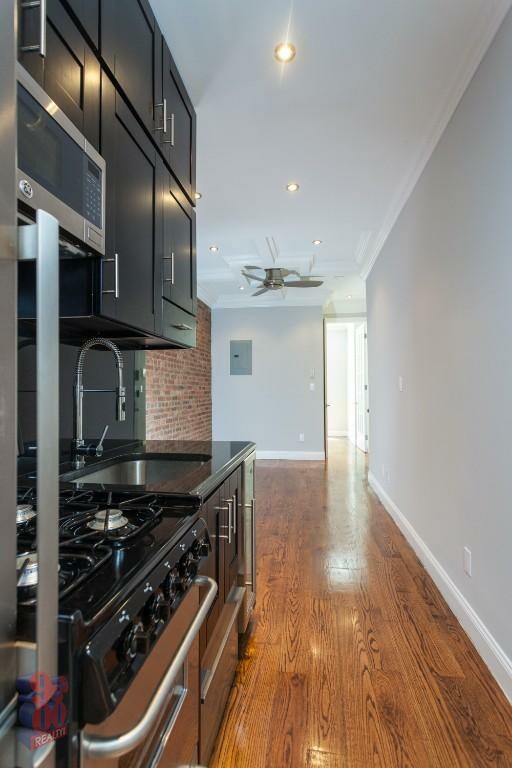 3 W 103 ST