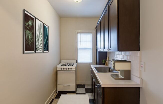 1 bed, 1 bath, 600 sqft, $1,015, Unit 302