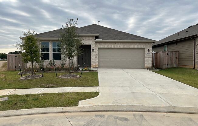 4 beds, 2.5 baths, $2,399