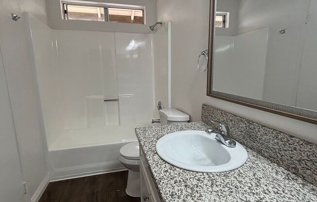 2 beds, 1 bath, $2,150, Unit 27