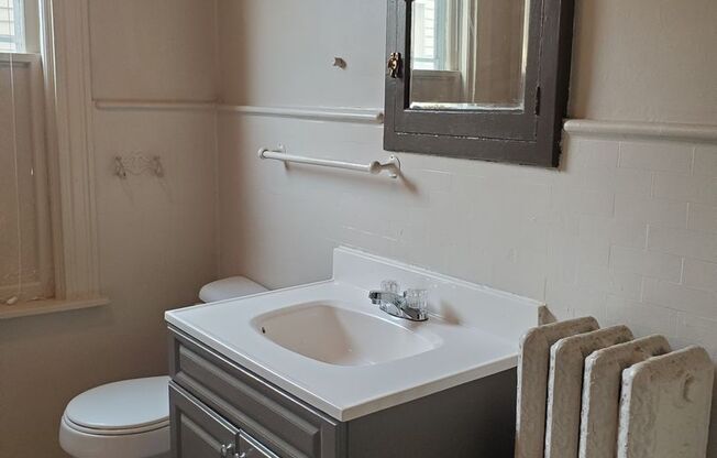 Studio, 1 bath, $895, Unit Apt. #6