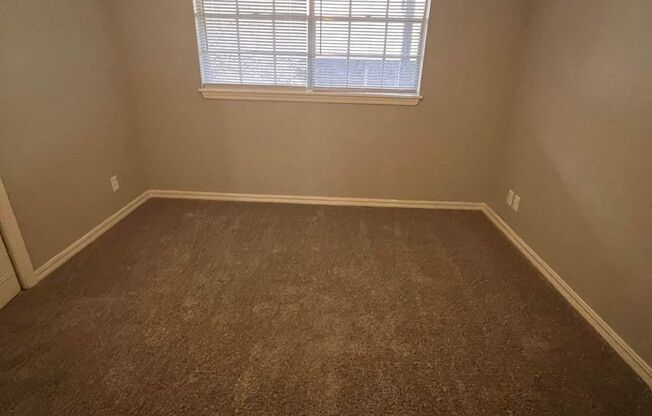 2 beds, 2 baths, 925 sqft, $1,300, Unit 203