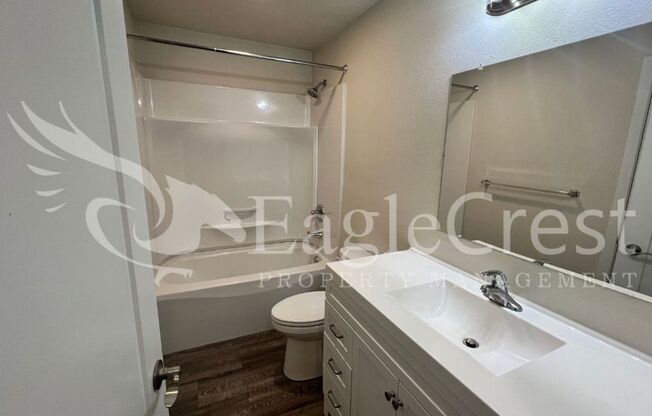 2 beds, 1 bath, $1,250, Unit Unit 1