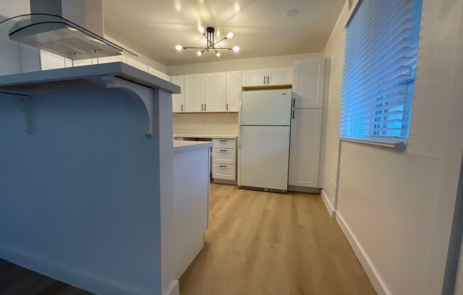 1 bed, 1 bath, 635 sqft, $1,150, Unit 33