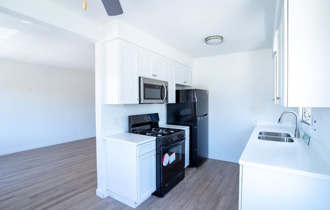 1 bed, 1 bath, $2,195, Unit 5