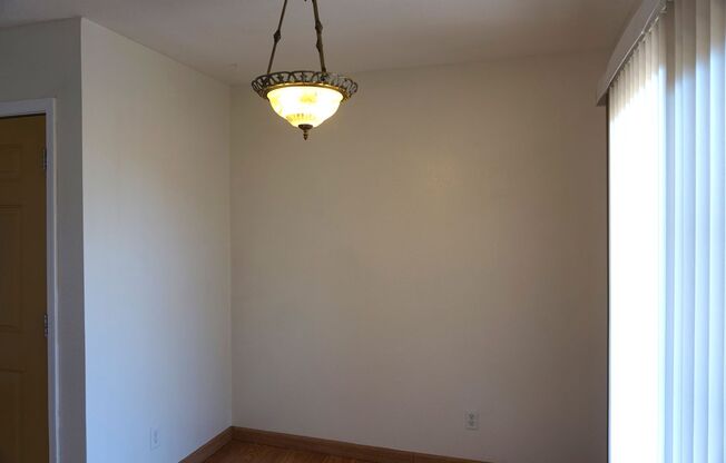 2 beds, 1 bath, $850, Unit Unit 1