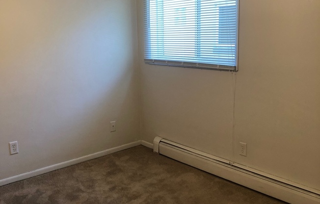 1 bed, 1 bath, 550 sqft, $650