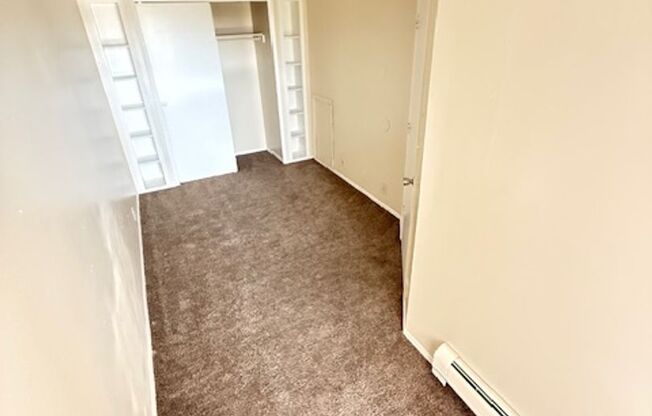 2 beds, 1 bath, 790 sqft, $950, Unit H202