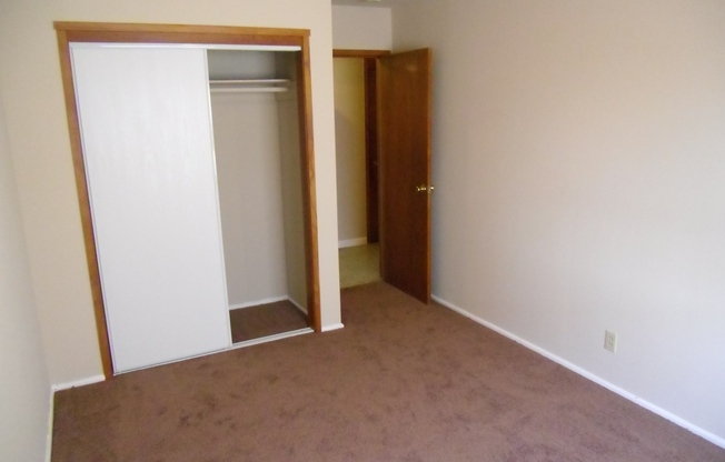 2 beds, 1 bath, $2,300, Unit T3522