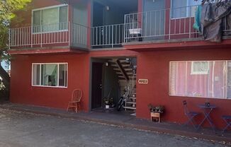 2 bedroom 1 bathroom Berkeley Apartment