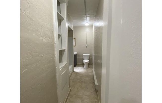 2 beds, 1 bath, $785, Unit Unit 37