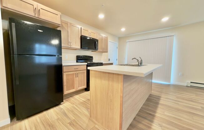 1 bed, 1 bath, 645 sqft, $1,379, Unit EC 4242-01
