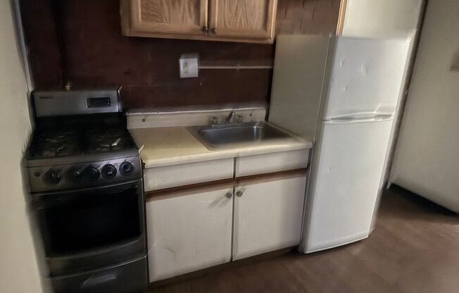 1 bed, 1 bath, 420 sqft, $775, Unit Neil A-3