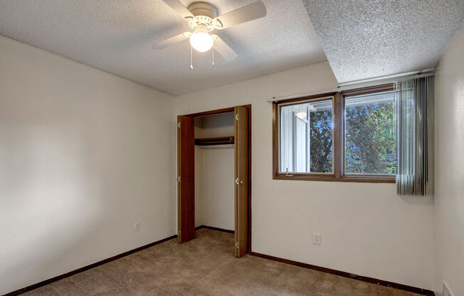 Russian Jack Apartments - Bedroom