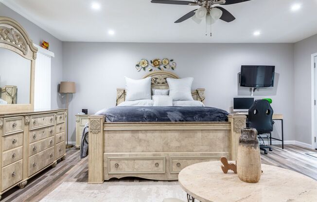 Adorable Studio for Rent - Short Term Fully Furnished!