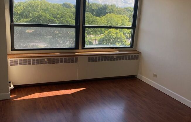 1 bed, 1 bath, $1,875, Unit 418-0606