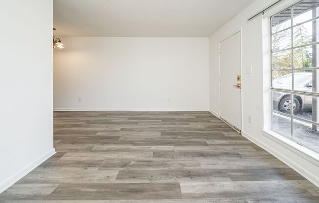 1 bed, 1 bath, 656 sqft, $875, Unit 18