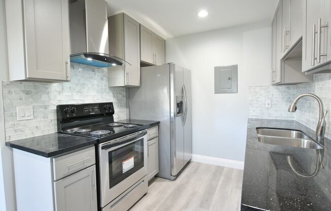 Fully Remodeled 2 Bedroom 1 Bath Campbell Apt Just Steps from Whole Foods!