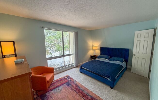 2 beds, 1 bath, $1,200, Unit Unit J-22