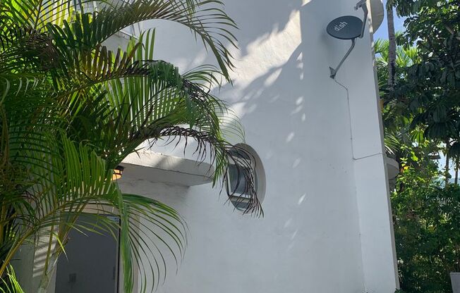 Charming 2 Bed / 2 Bath in Prime South Beach