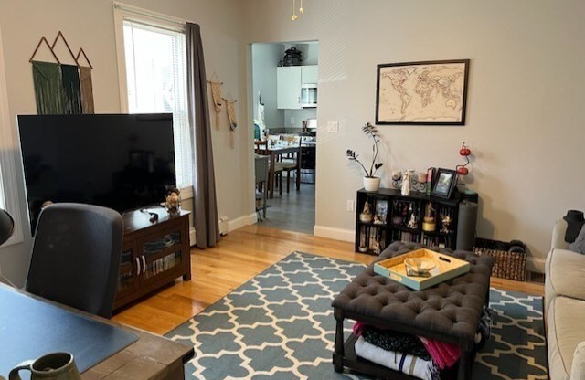1 bed, 1 bath, 700 sqft, $1,900, Unit 1