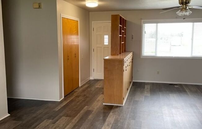 Beautifully Remodeled 3 Bedroom 2 Bath House