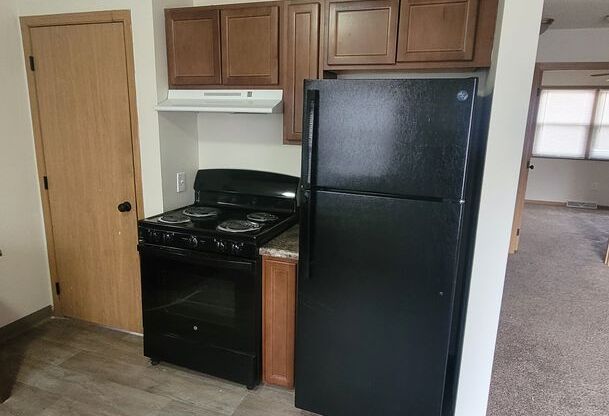 2 beds, 1.5 baths, 785 sqft, $933, Unit 2747