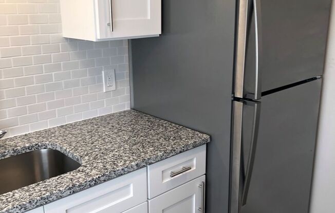 1 bed, 1 bath, 650 sqft, $1,299, Unit 17
