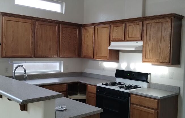 3 beds, 2 baths, $2,300