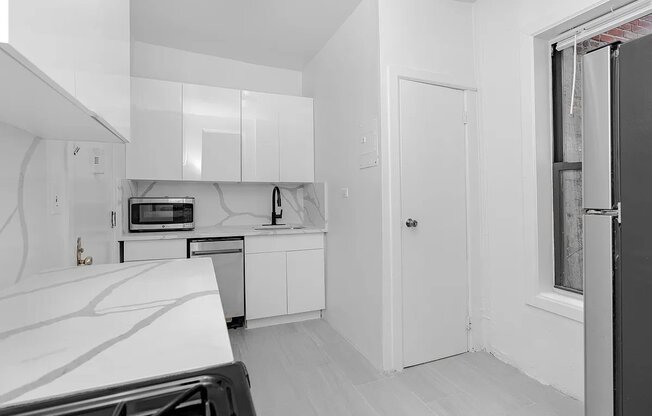 2 beds, 1 bath, $3,850, Unit 2