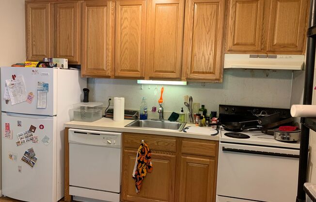 1 bed, 1 bath, 682 sqft, $1,800, Unit 05