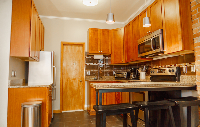 1 bed, 1 bath, $3,000, Unit 3