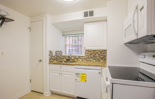 1 bed, 1 bath, $1,895, Unit (#B2)