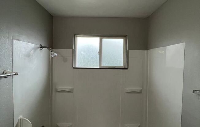 2 beds, 1 bath, 682 sqft, $1,375, Unit 12