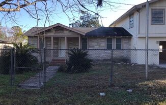 4 beds, 2 baths, $1,600