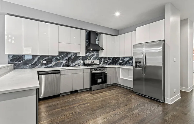 4827 S SAINT LAWRENCE AVE