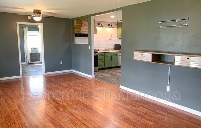 827 WOODMORE LN
