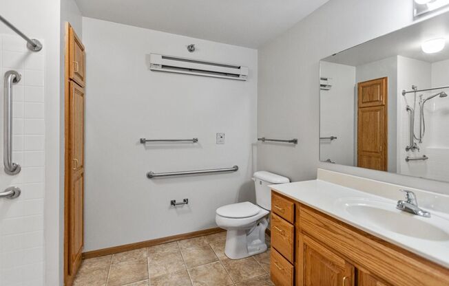 2 beds, 1 bath, 735 sqft, $1,260, Unit 113