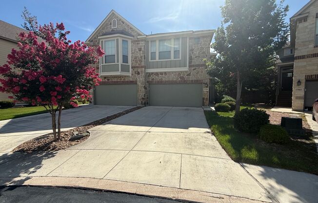 3bd 2.5ba in Prime Location