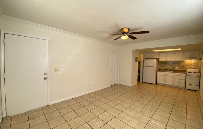 MOVE IN SPECIAL! 1BD/1BA Apartment off Curry Ford in Henley Park Apartments!