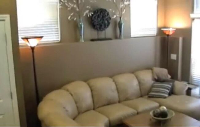 TOWNHOUSE FOR RENT!