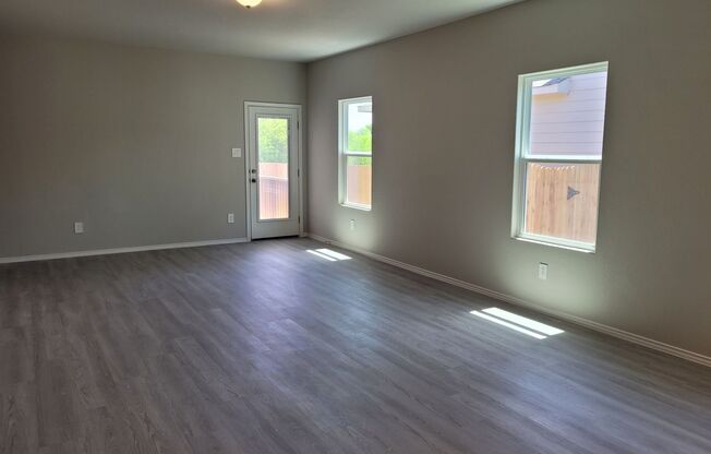 3BD 2BA with separate Office Space
